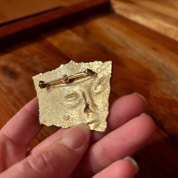 Cute 1980’s brooch - Picture 2 of 4